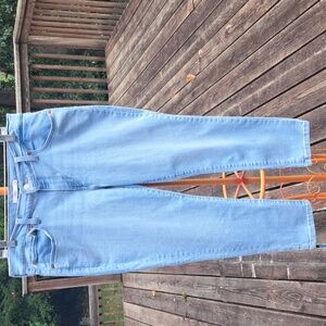 Levi's women's Boyfriend style jeans. Size 31